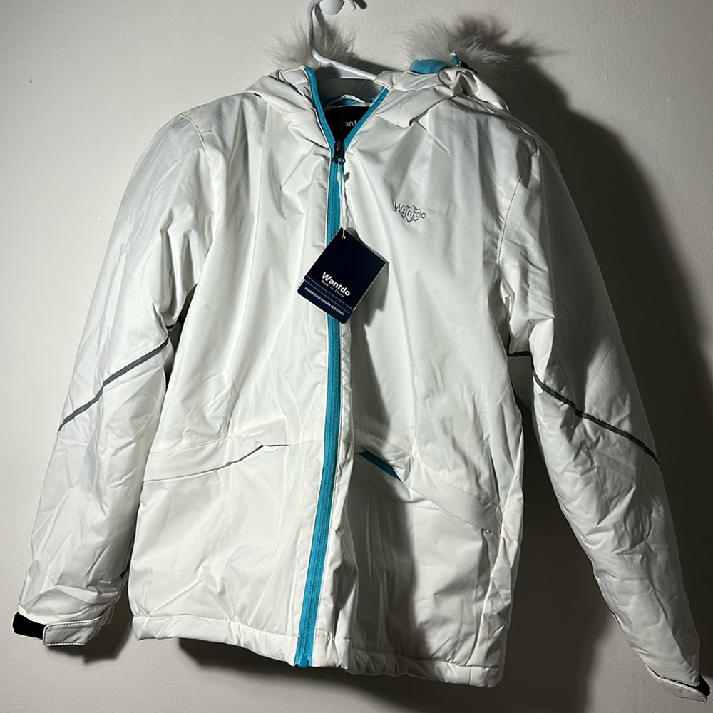 Brand new wantdo white winter jacket